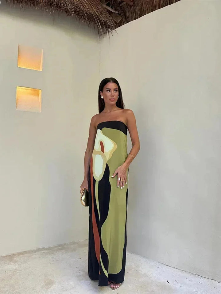 Strapless maxi dress in abstract design, soft and stretchy fabric, perfect for summer outings or a casual day out.