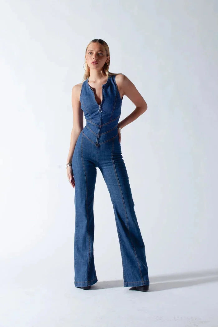 "Sleeveless blue jumpsuit with fitted bodice and flared legs, crafted in comfortable fabric. Perfect for casual or formal…